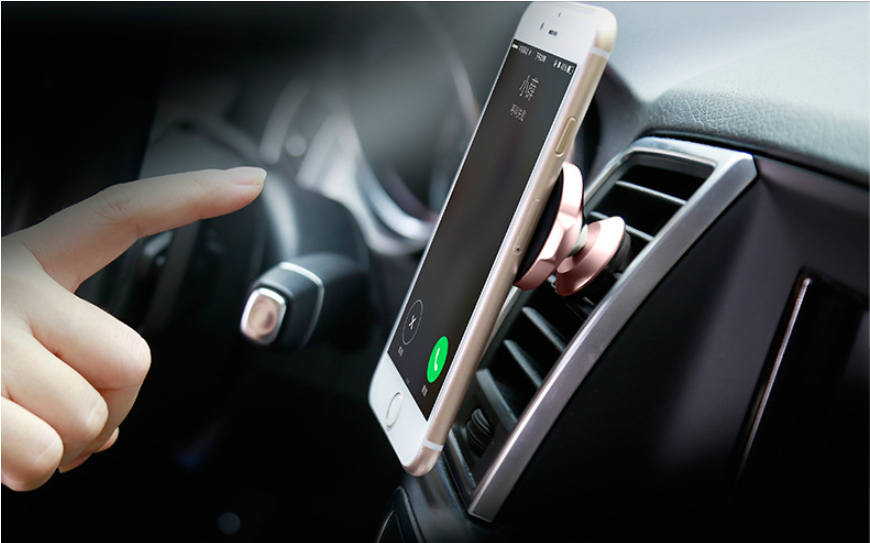 Best 360 degree rotating mobile phone car holder Magnetic car phone holder Small ear outlet