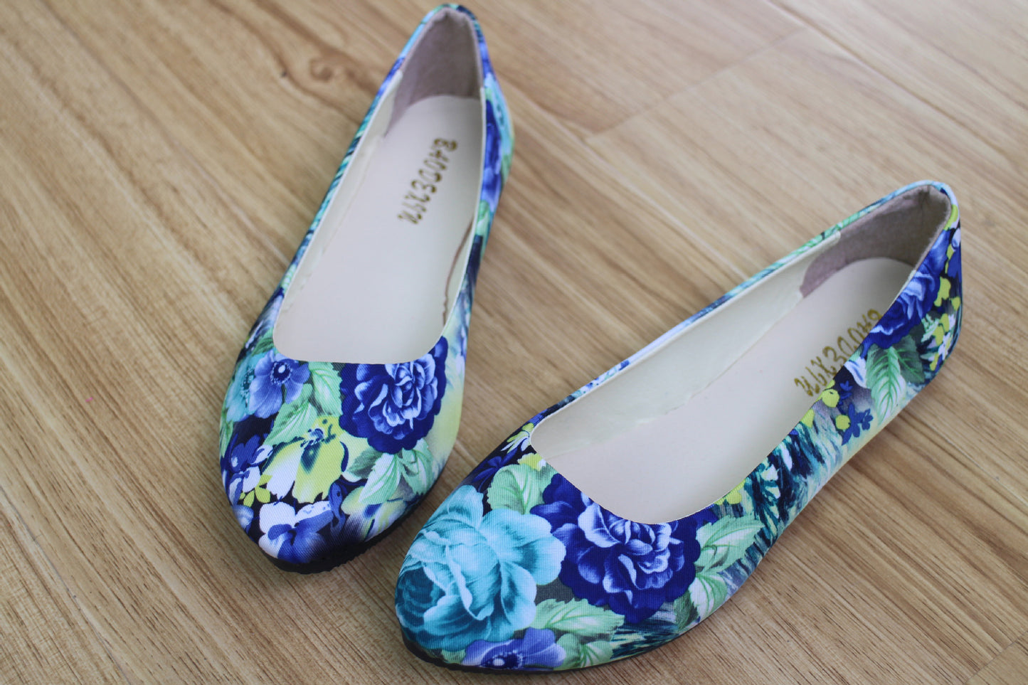 Women's spring and autumn floral shoes