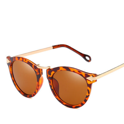 Retro metal arrow sunglasses