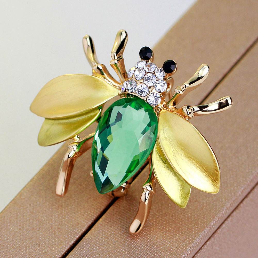 Little bee pin